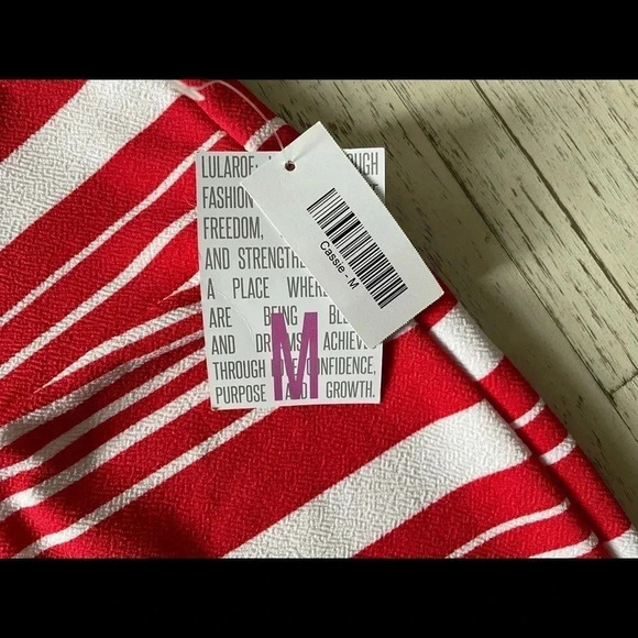 NWT Lularoe Cassie Pencil Skirt- size medium - Picture 2 of 4